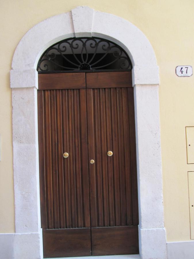 B&B Regina Margherita LʼAquila Exterior foto
